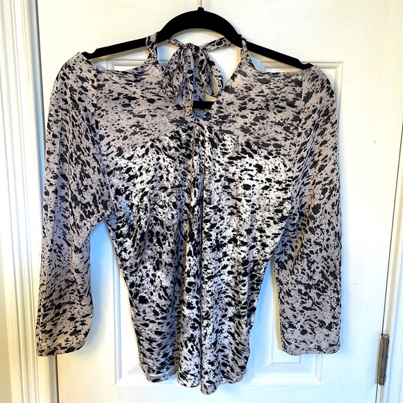 Ann Taylor Black Cold Shoulder Top w/ Tie Sash in Back at Neck - Picture 1 of 10